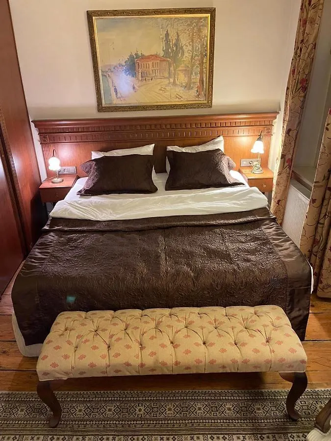 Dila Suits Istanbul